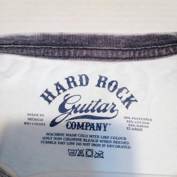 Hard Rock Cafe White and Blue Graphic Tee - Picture 4 of 6